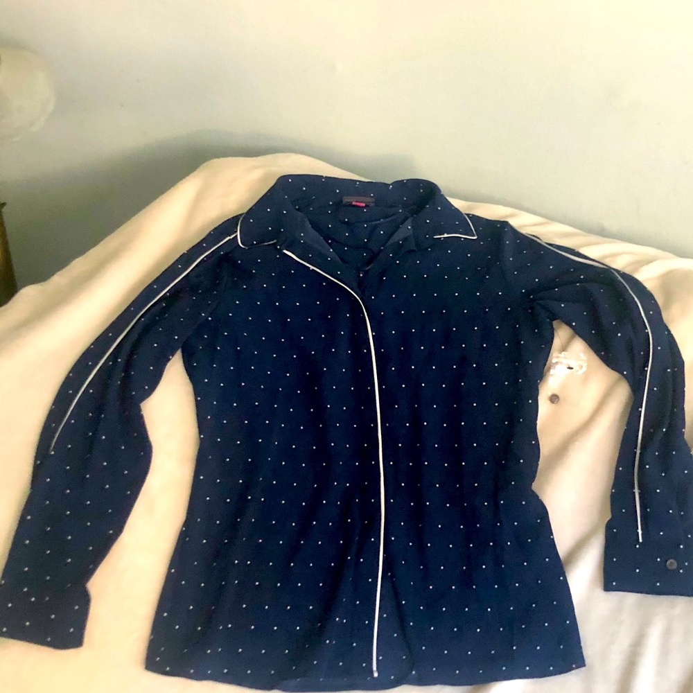 Vince Camuto blue polka dots blouse